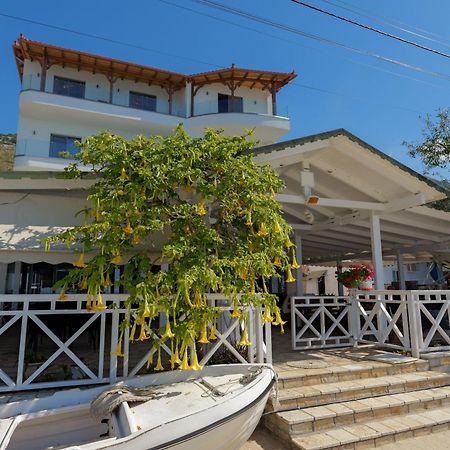 בורש Hotel Take מראה חיצוני תמונה