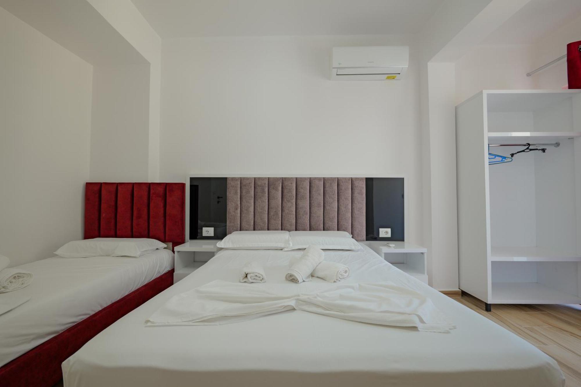 בורש Hotel Take מראה חיצוני תמונה