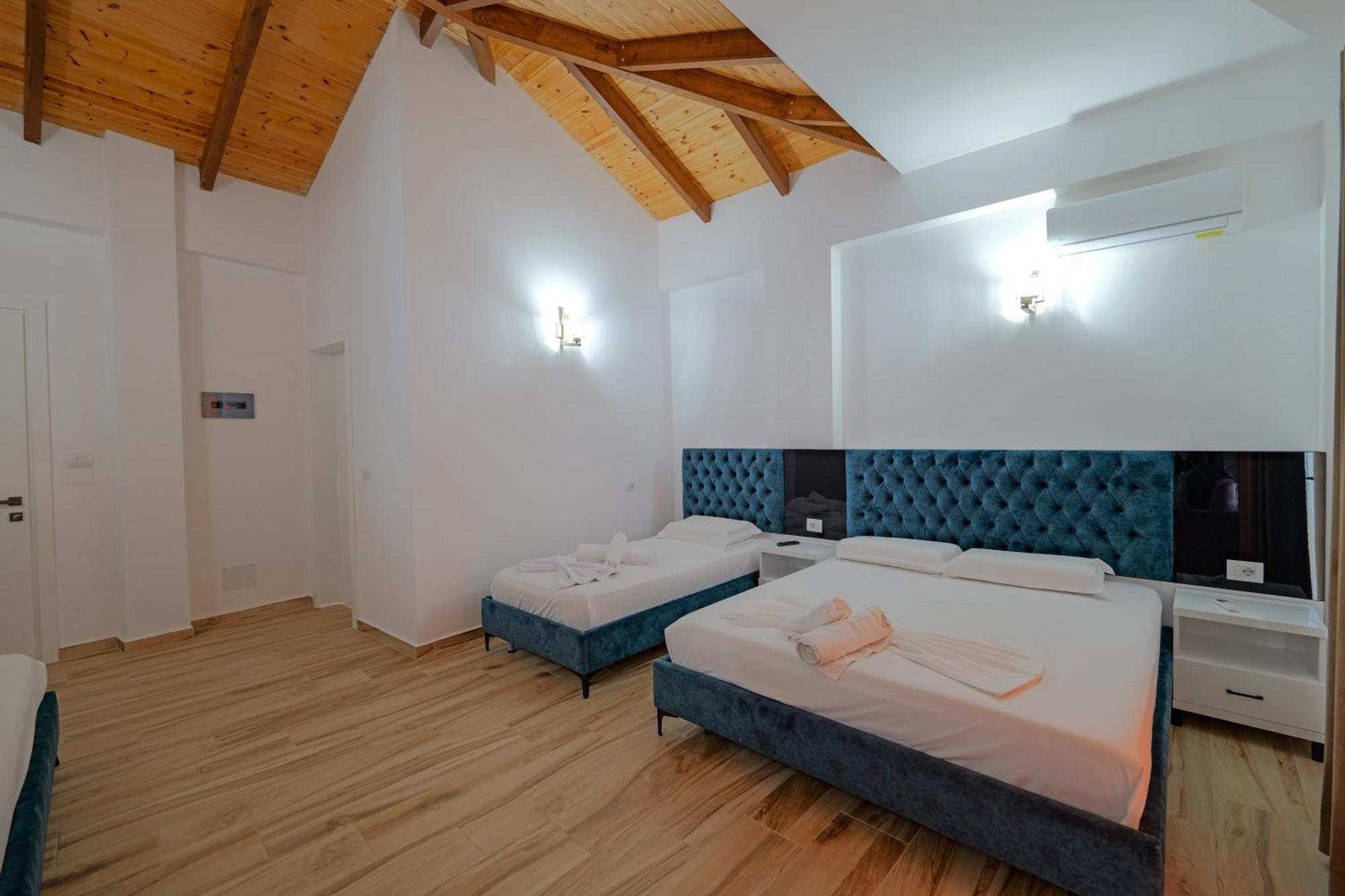 בורש Hotel Take מראה חיצוני תמונה
