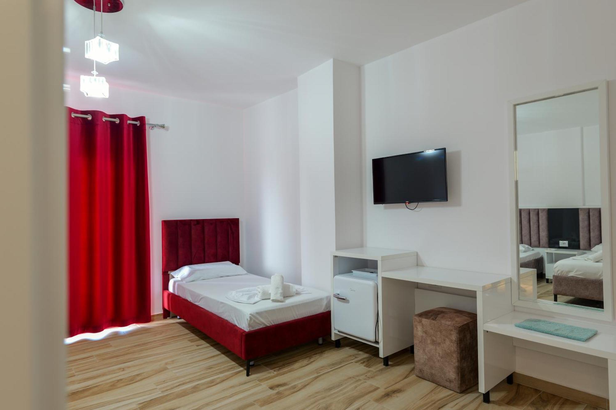 בורש Hotel Take מראה חיצוני תמונה