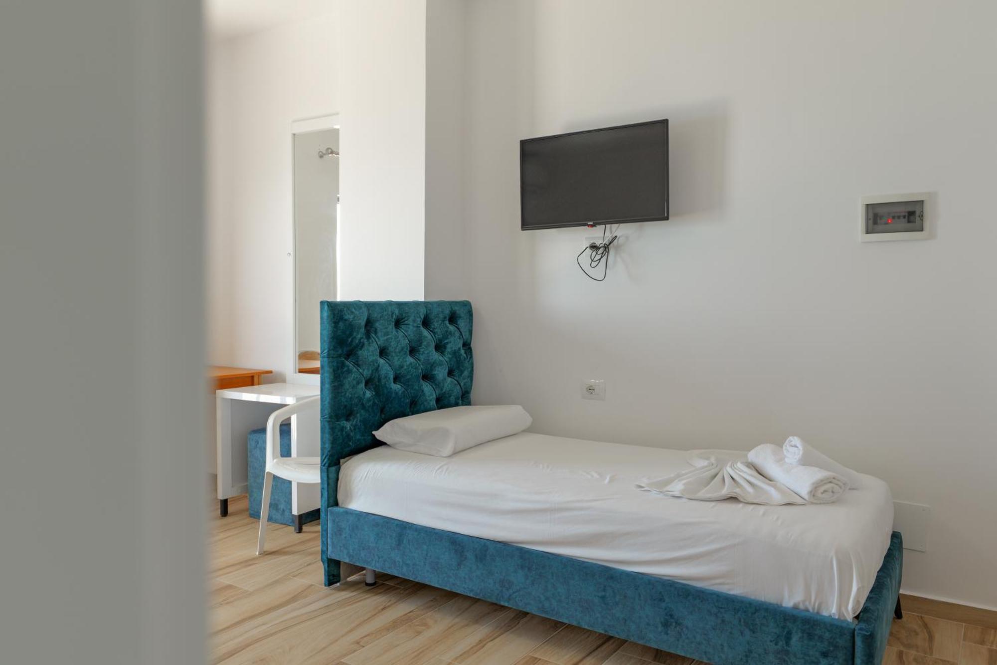 בורש Hotel Take מראה חיצוני תמונה