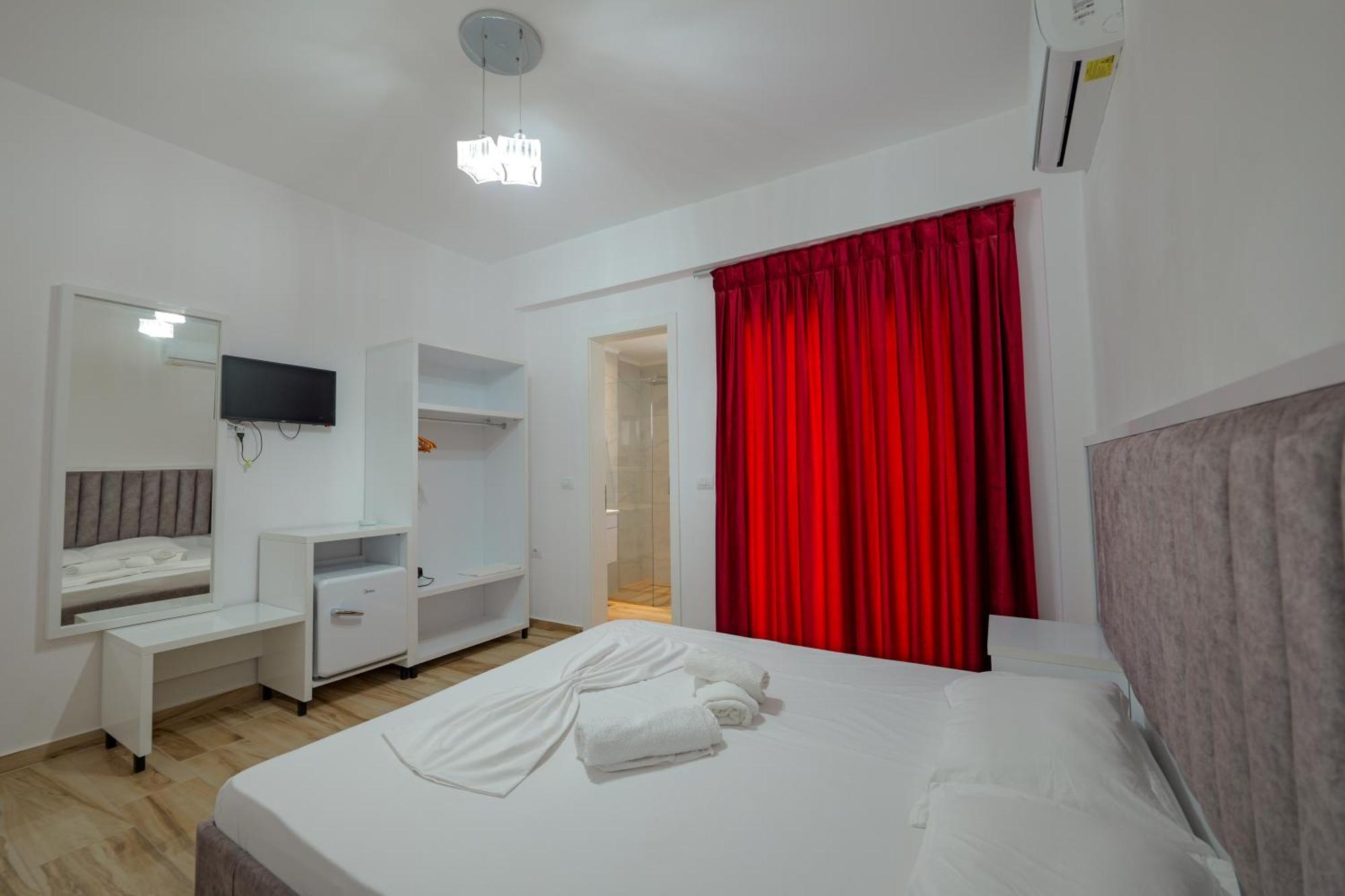 בורש Hotel Take מראה חיצוני תמונה