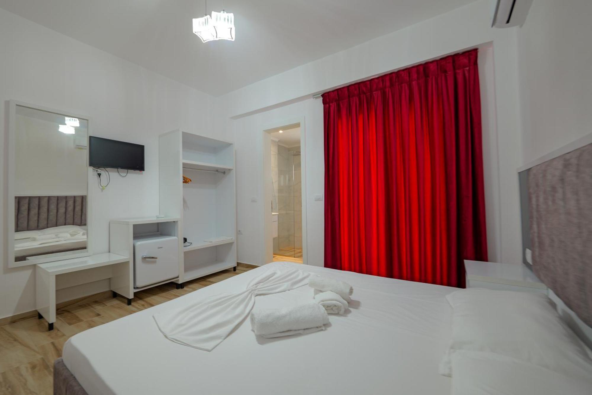בורש Hotel Take מראה חיצוני תמונה